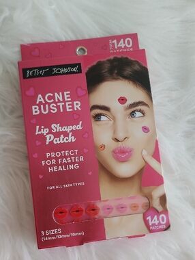 Betsey Johnson Pink & Red Lip-Shaped Acne Patches - 140 Patches NWT Sealed